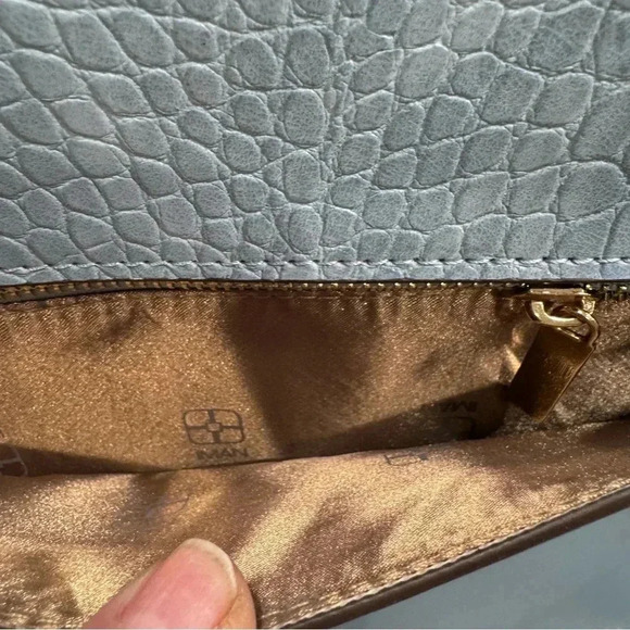 Iman Global Chic Satchel /Crossbody Light Blue Flower Garden Gold Hardware NWOT - Picture 16 of 16